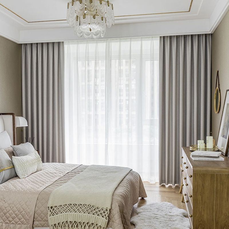 Stevige Gordijnen Voor Verduisteringsraam In De Woonkamer En Slaapkamer